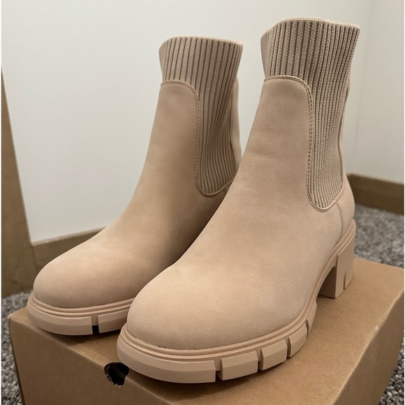 BRAND NEW TRENDY NEUTRAL PLATFORM ANKLE BOOTS - Picture 4 of 4